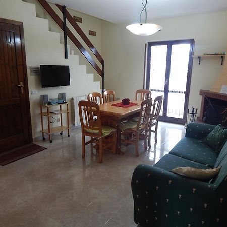 Sangro Apartment カステル・ディ・サングロ エクステリア 写真