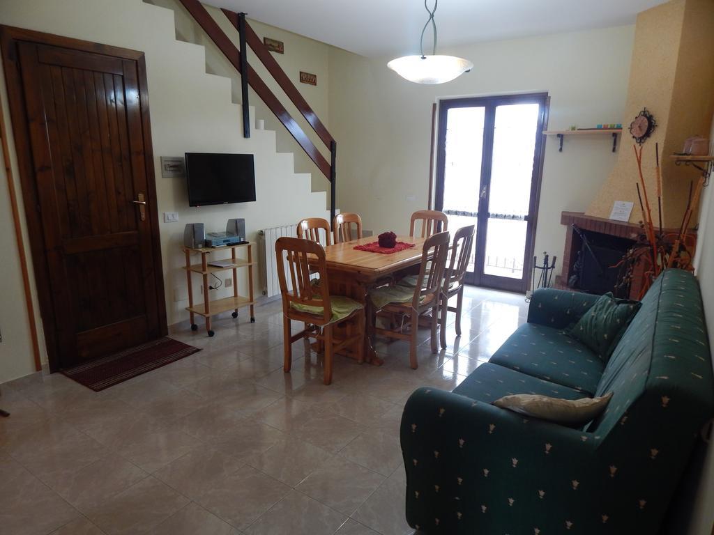 Sangro Apartment カステル・ディ・サングロ エクステリア 写真